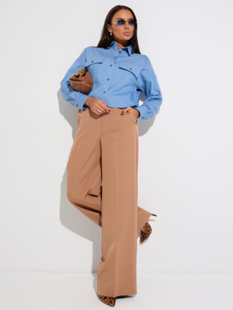 Рубашка женская укороченная с накладными карманами, голубая