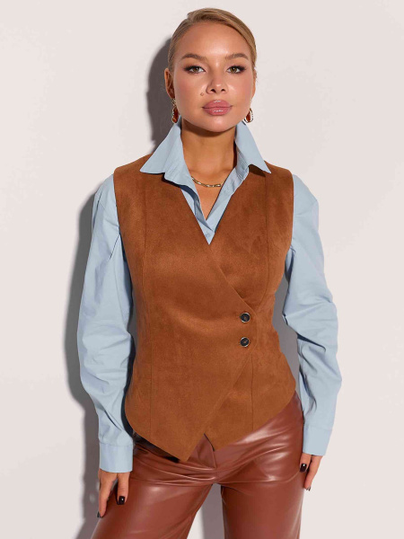 Жилет из экозамши ассиметричный, коричневый 