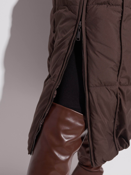 Зимнее пальто с капюшоном и меховым воротником, темный шоколад