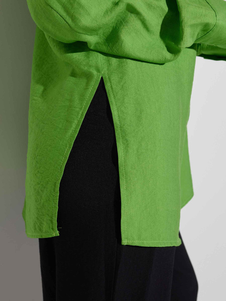 Рубашка женская с накладными карманами из вискозы, лайм