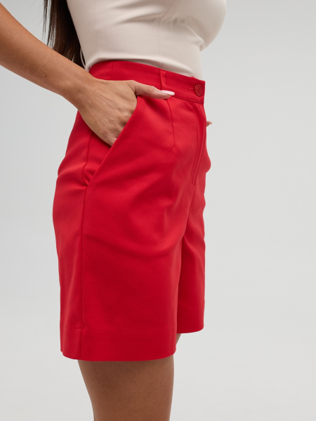 Шорты женские классические, красные