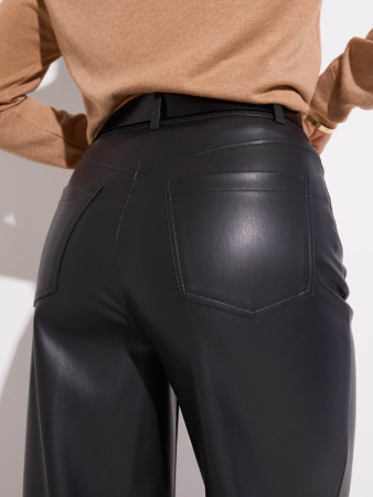Женские брюки из эко-кожи прямого кроя