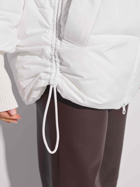 Зимний пуховик с капюшоном и высоким воротником, жемчужно-белый 