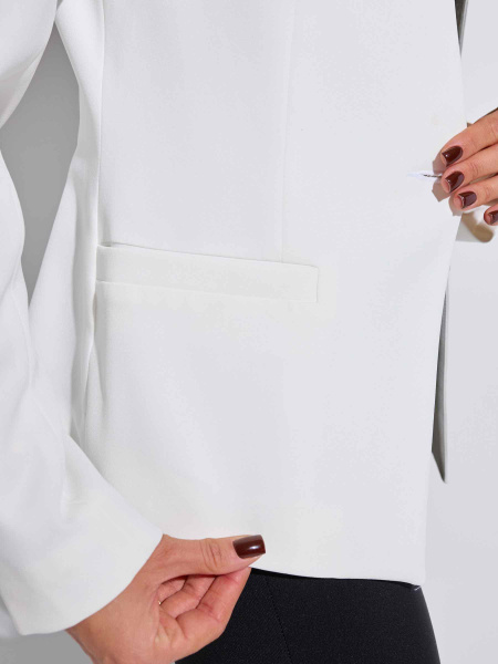 Жакет женский приталенный, белый