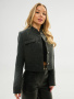 Жакет женский укороченный с отделкой из эко-кожи