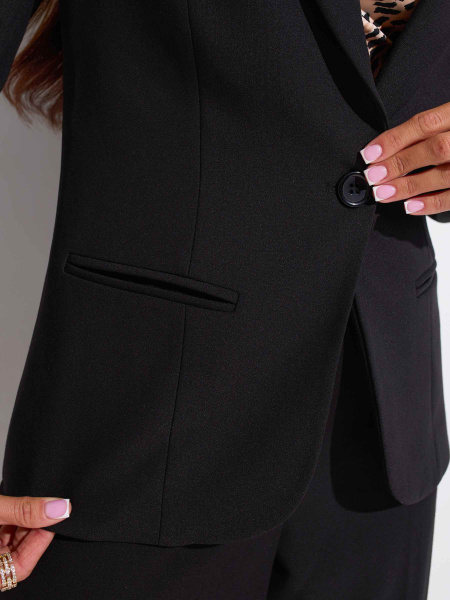 Женский приталенный жакет из поливискозы