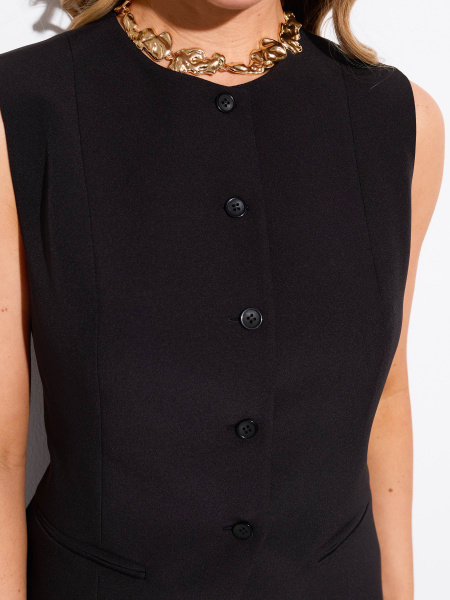 Жилет приталенный с круглой горловиной, черный