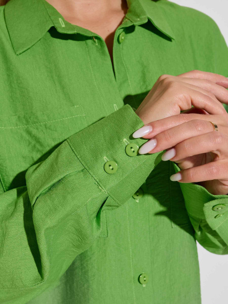 Рубашка женская с накладными карманами из вискозы, лайм