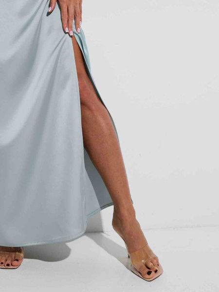 Платье атласное макси на регулируемых бретельках, оливковое