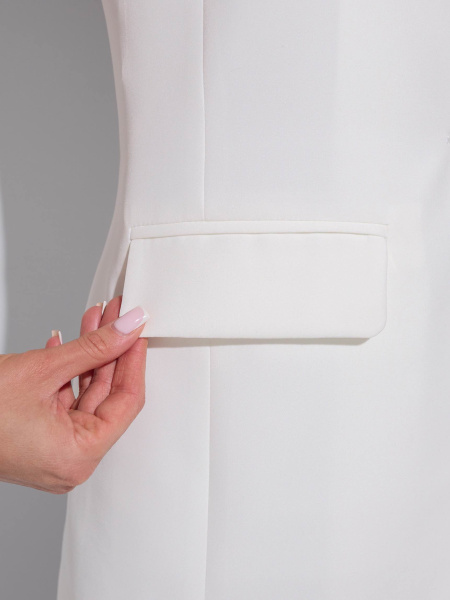 Жилет женский удлиненный классический, белый